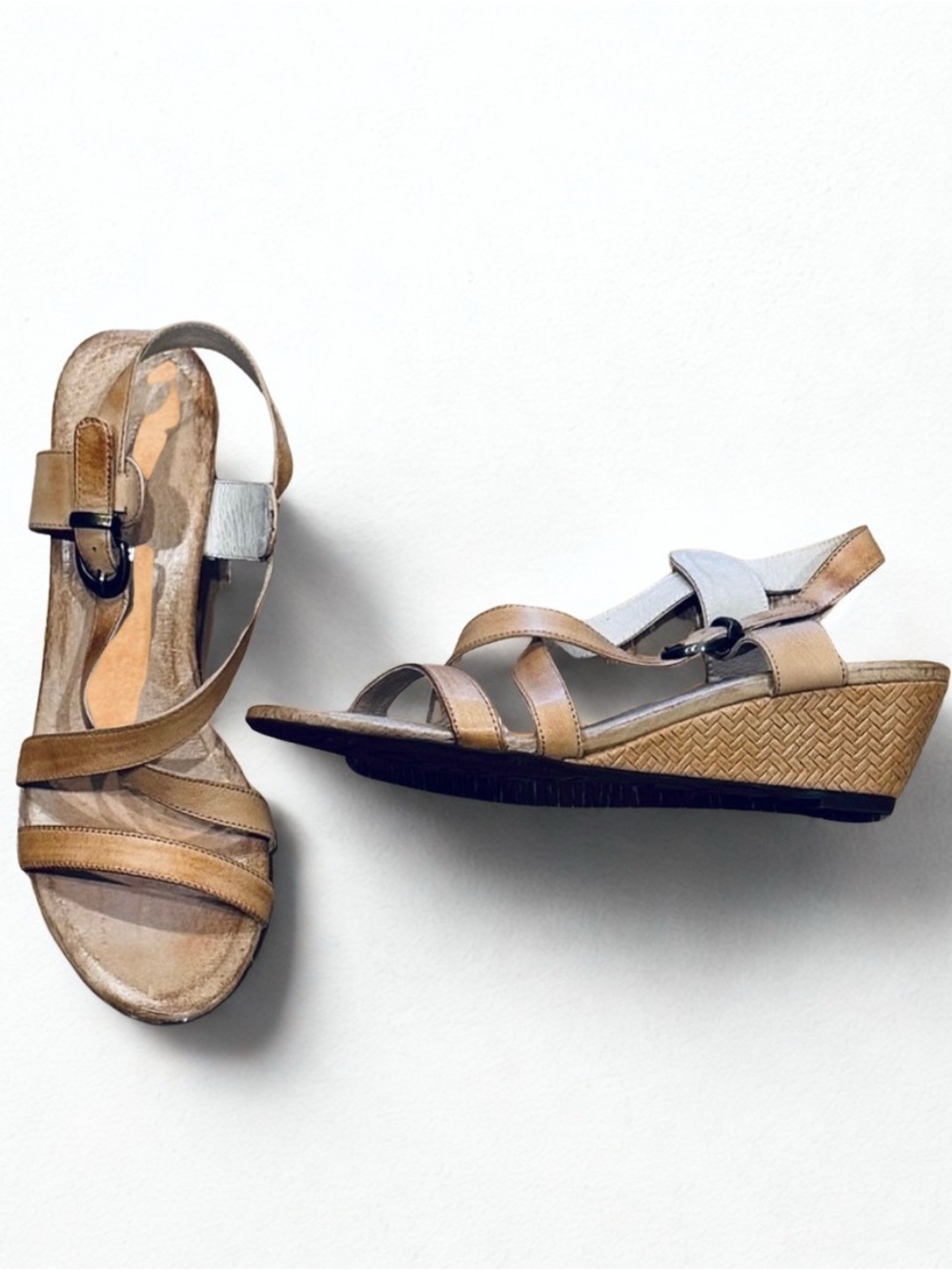 Chocolate Blu Tan Wedge Strappy Tan Sandals, Size 7.5